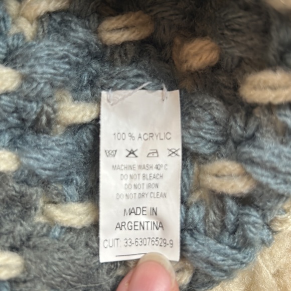 Women’s knitted hat lot of two - Picture 4 of 6